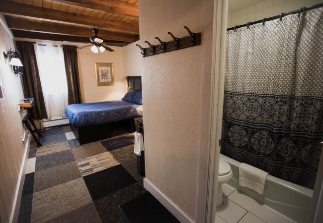 Hotel en Winter Park - Hotel Room - Queen Bed - Downtown Winter Park, CO Hotel en Winter Park - Hotel Room - Queen Bed - Downtown Winter Park, CO