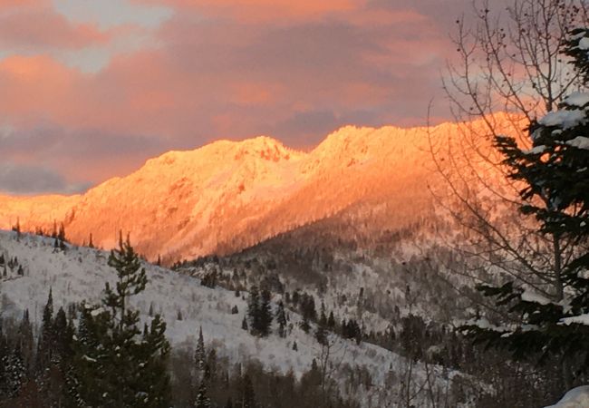 Hotel in Winter Park - Hotel Room - Double Bed - Downtown Winter Park, CO Hotel in Winter Park - Hotel Room - Double Bed - Downtown Winter Park, CO