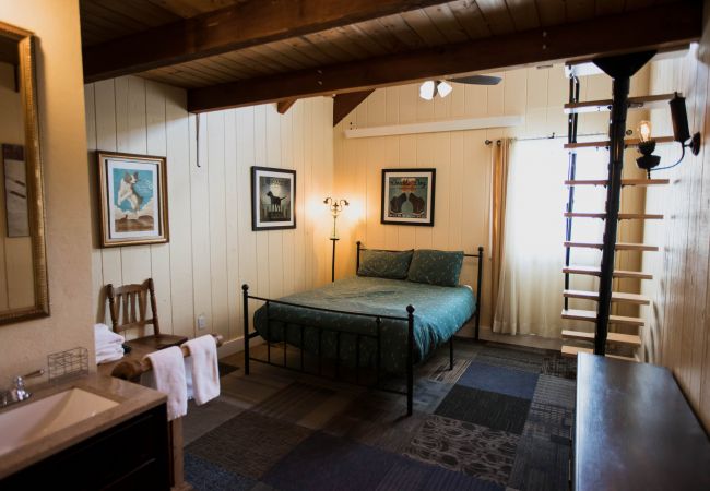 Hotel in Winter Park - Hotel Room - 2 Queen Beds/Loft - Downtown Winter Park, CO Hotel in Winter Park - Hotel Room - 2 Queen Beds/Loft - Downtown Winter Park, CO